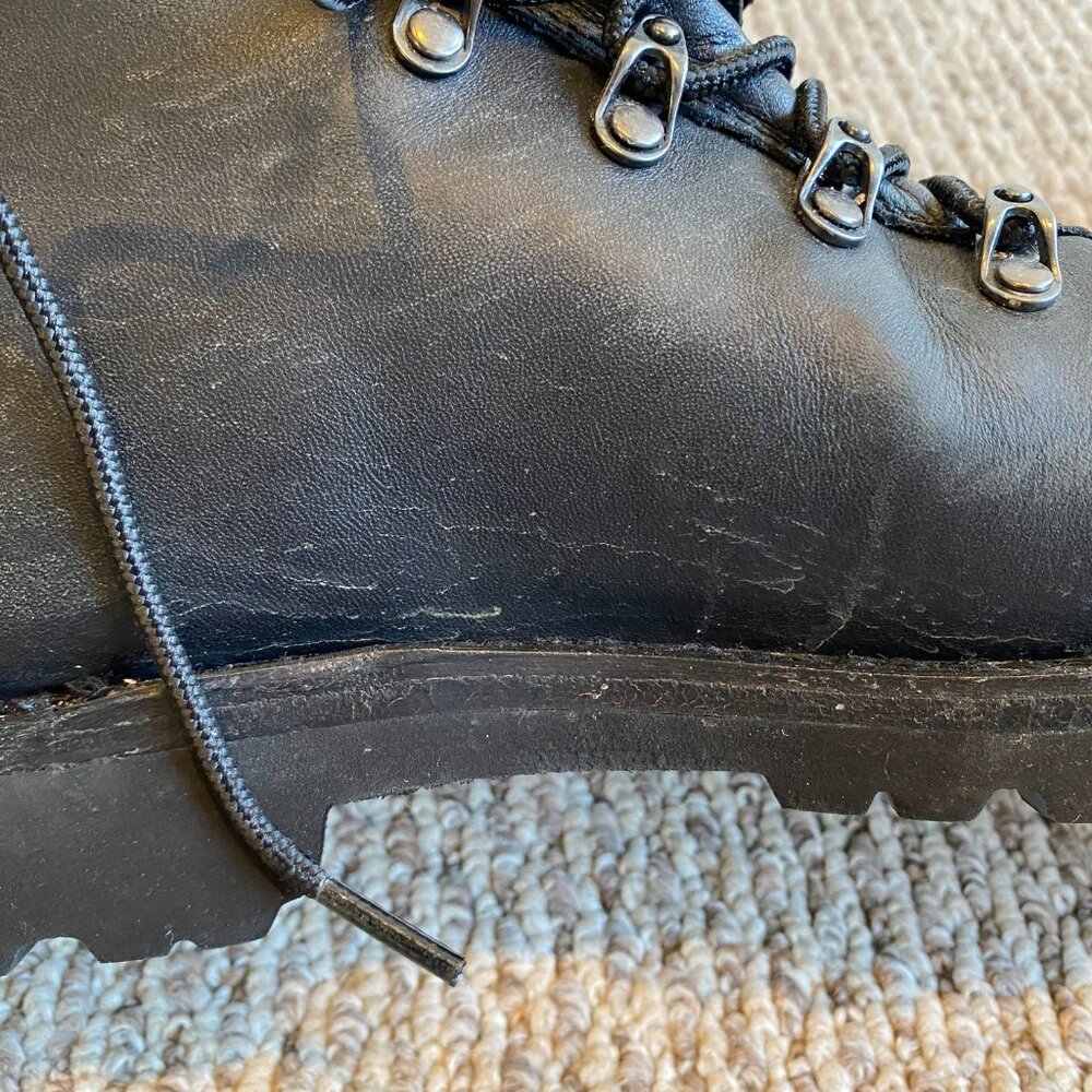 Men's Black Leather Lace-Up Hiking Boots - Picture 4 of 9